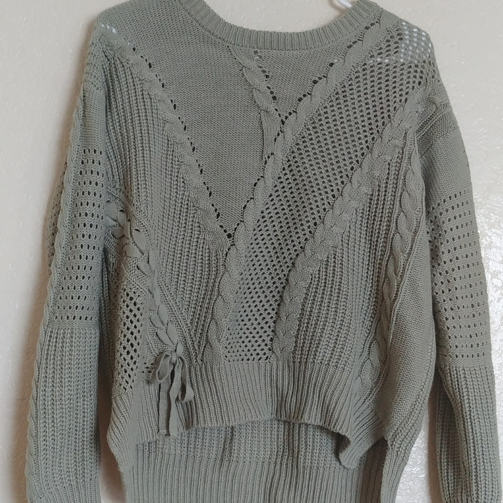 Green Knitted pullover sweater